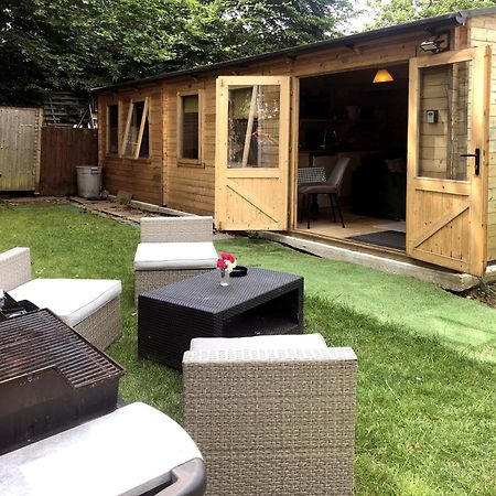 Cosy Garden Log Cabin Salisbury Luaran gambar