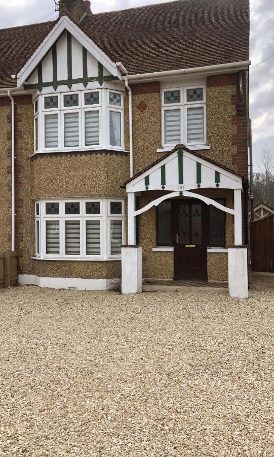 Cosy Garden Log Cabin Salisbury Luaran gambar