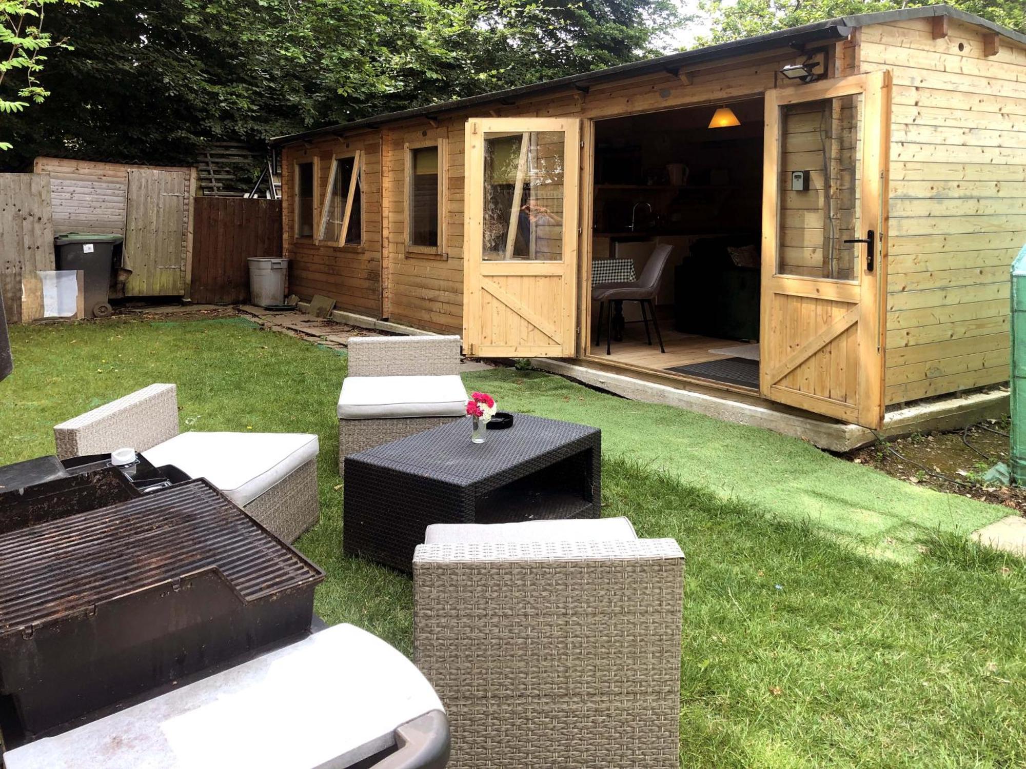 Cosy Garden Log Cabin Salisbury Luaran gambar