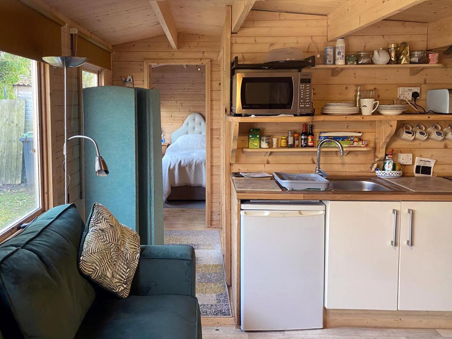 Cosy Garden Log Cabin Salisbury Luaran gambar