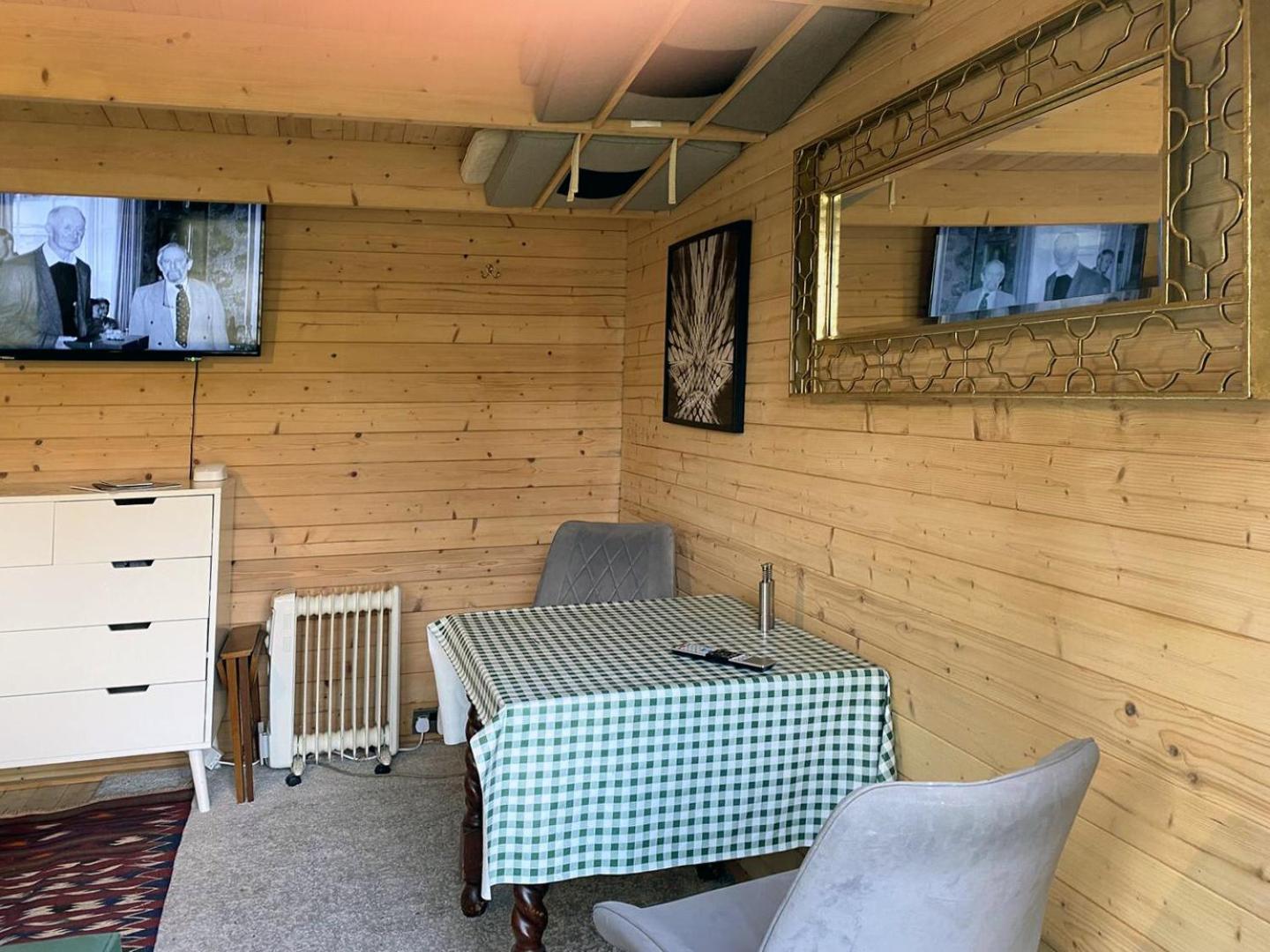 Cosy Garden Log Cabin Salisbury Luaran gambar